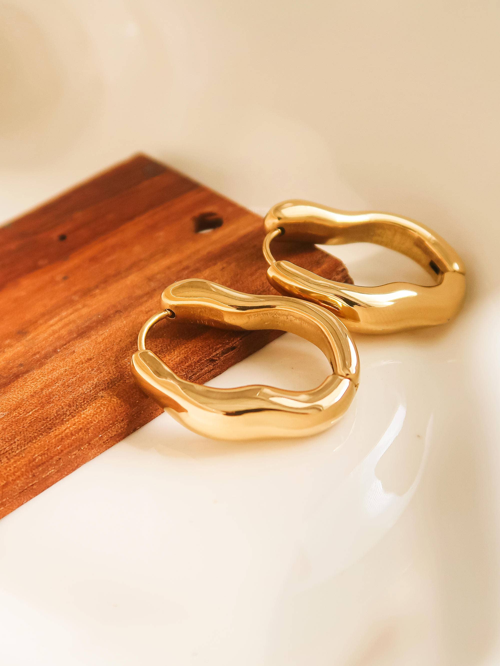 Flânerie - Darcy Oval Hoop Earrings